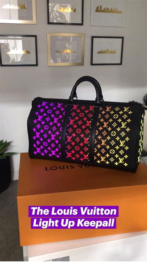 louis vuitton avon tas markcplaast|Louis Vuitton light up.